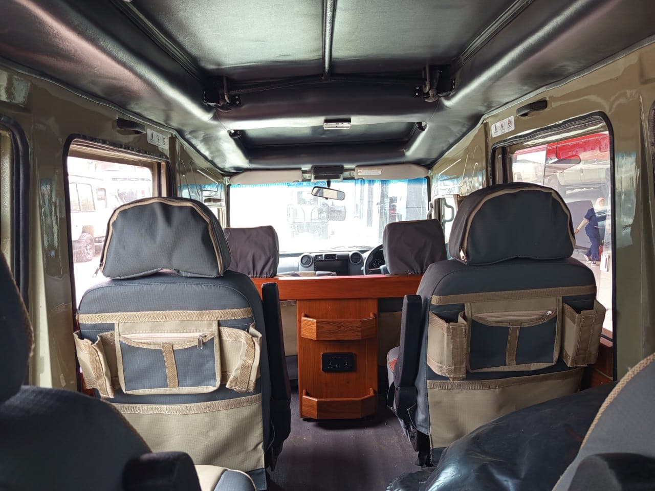 4×4 Safari Land Cruiser 4